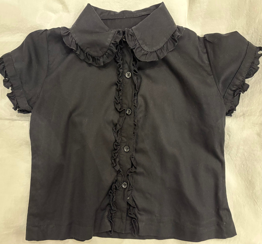 round collar black cropped blouse